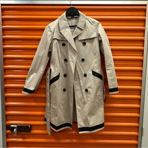 THEORY Women's Beige Trench Coat with Black accents